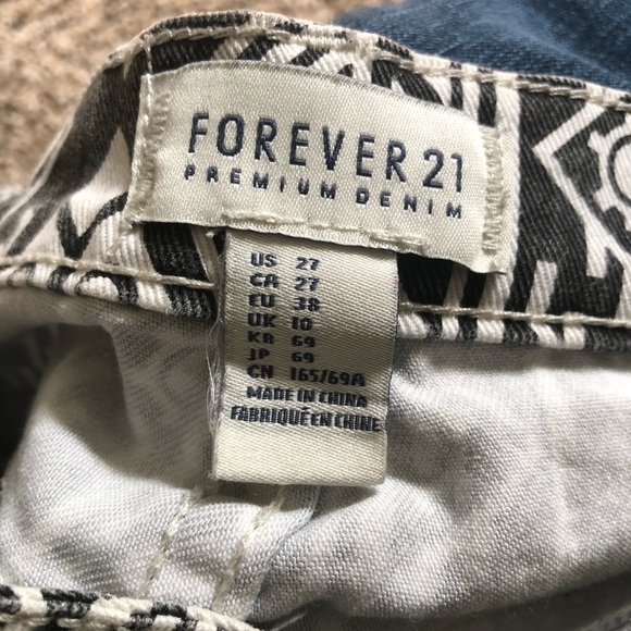 Forever 21 Aztec printed shorts - Picture 3 of 3